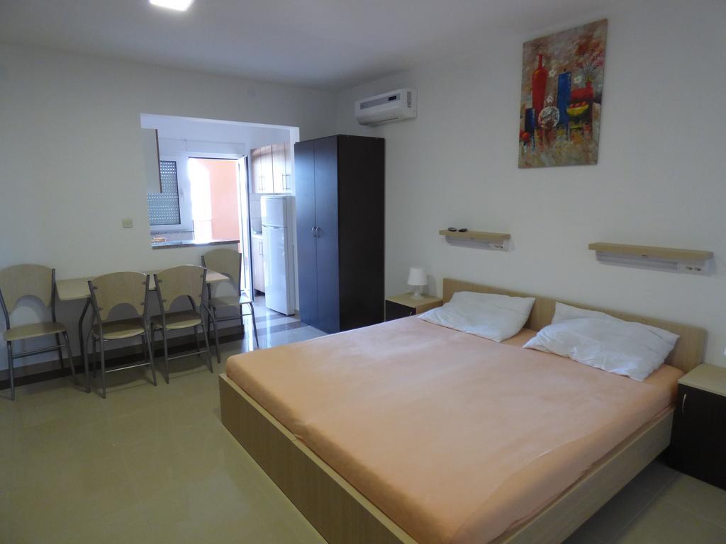 Apartments Glasnovic Vir Oda fotoğraf